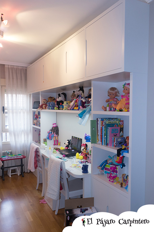 Muebles prácticos y bonitos para organizar los cuentos infantiles